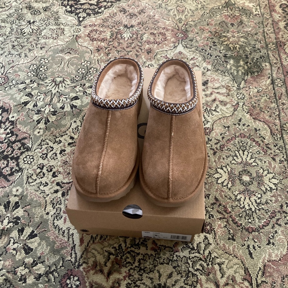NIB Ugg Tasman Slipper — 8W - Picture 2 of 6